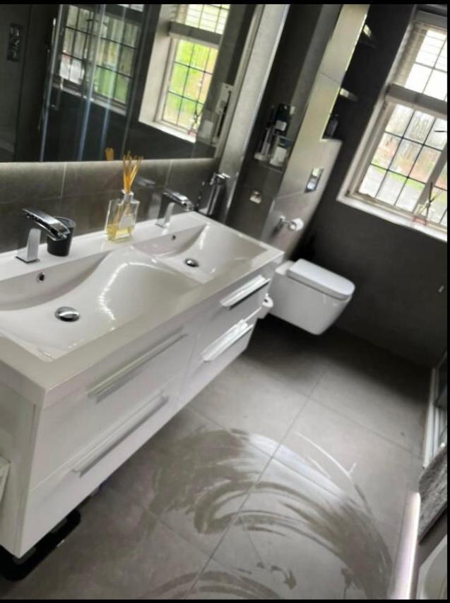 Wandsworth, South London Deluxe King Room 4 エクステリア 写真